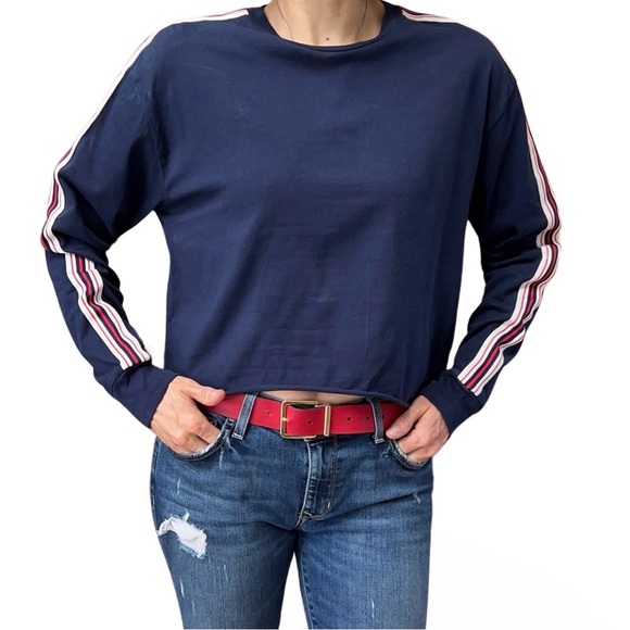 Women's Aritzia TNA Cropped Navy with Racer Stripe on Sleeve size Small - Picture 3 of 9